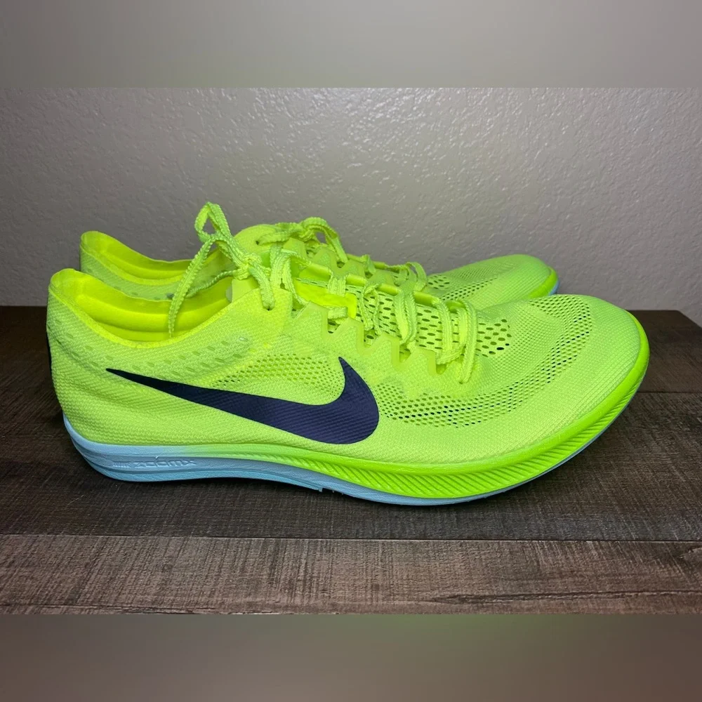 Nike ZoomX DragonFly Track & Field Spikes
- Sizes available.